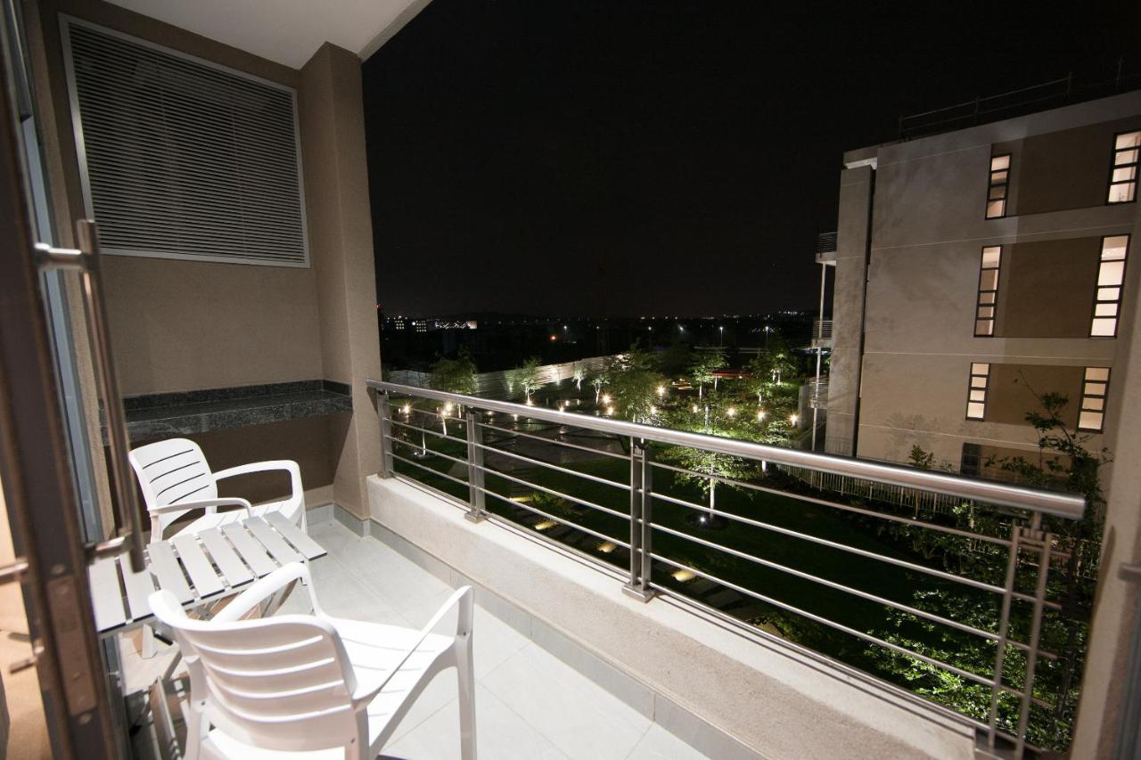 Ace Location Walk To Sun Arena & Menlyn Cbd Wifi Self Catering Apartment Pretoria Exterior photo